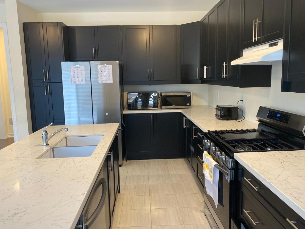 537 Veterans Dr Brampton On L7A 0C4 Villa Ngoại thất bức ảnh