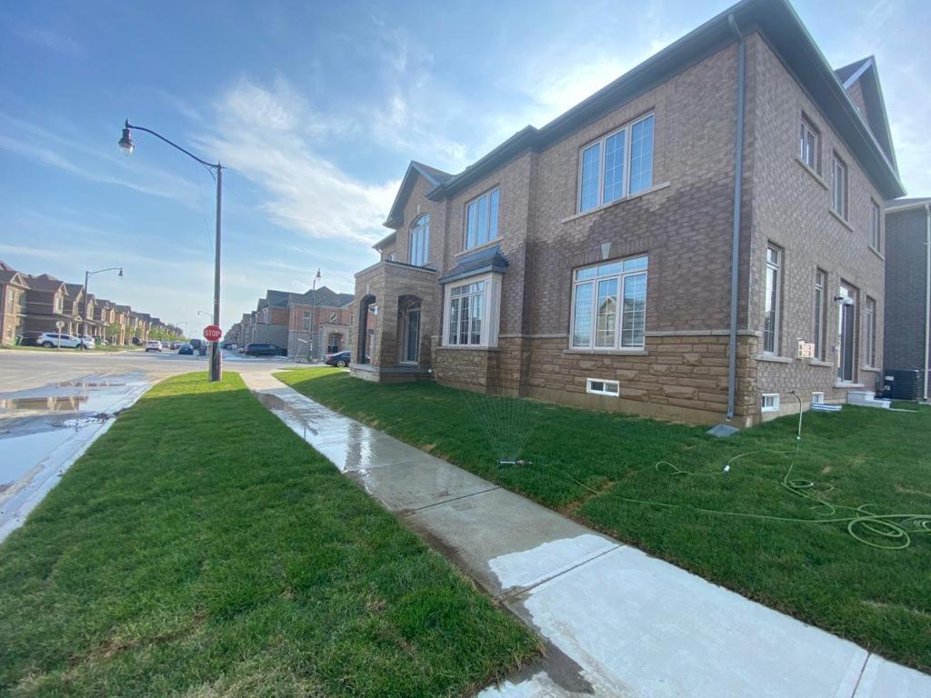 537 Veterans Dr Brampton On L7A 0C4 Villa Ngoại thất bức ảnh
