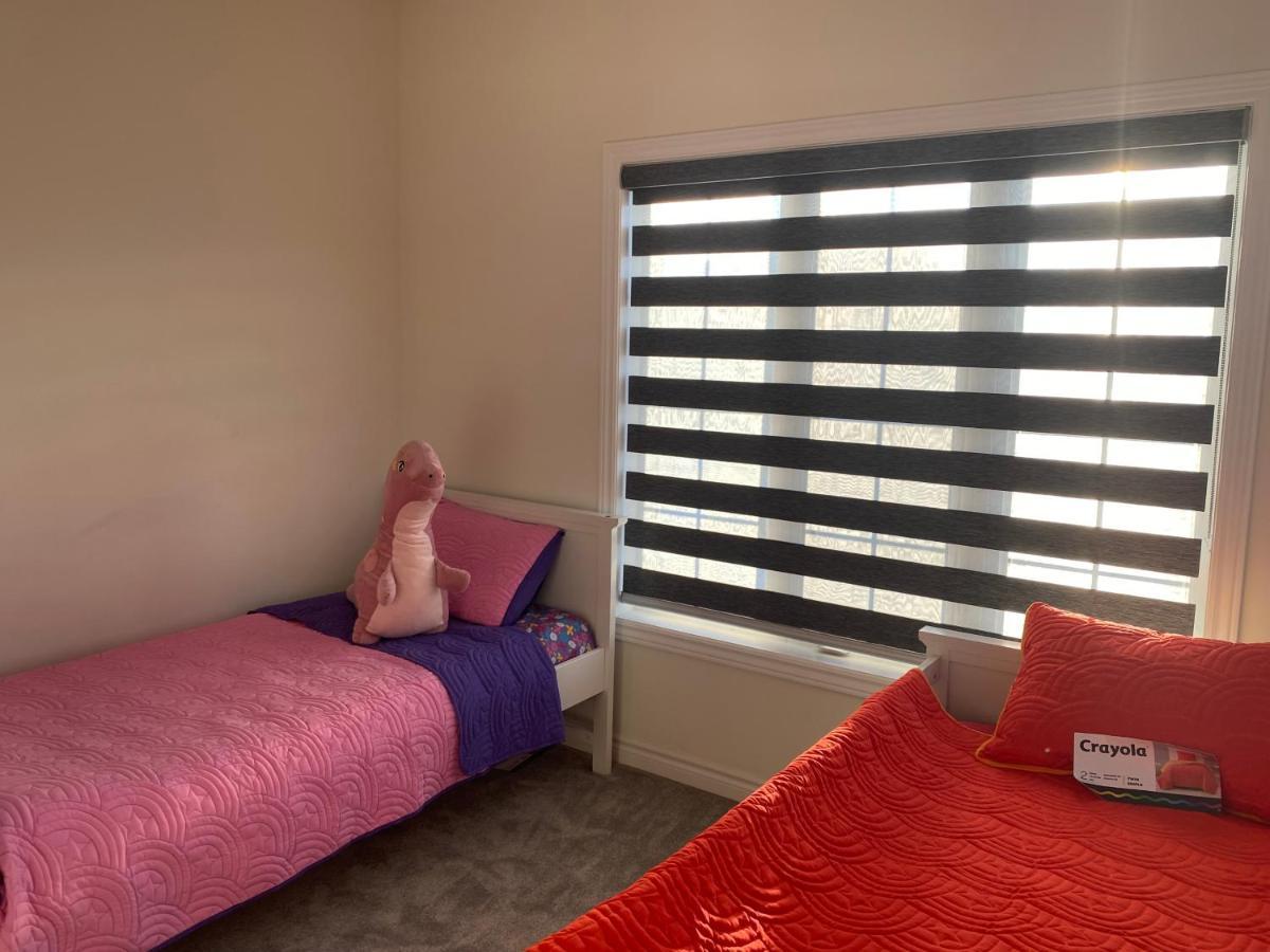 537 Veterans Dr Brampton On L7A 0C4 Villa Ngoại thất bức ảnh
