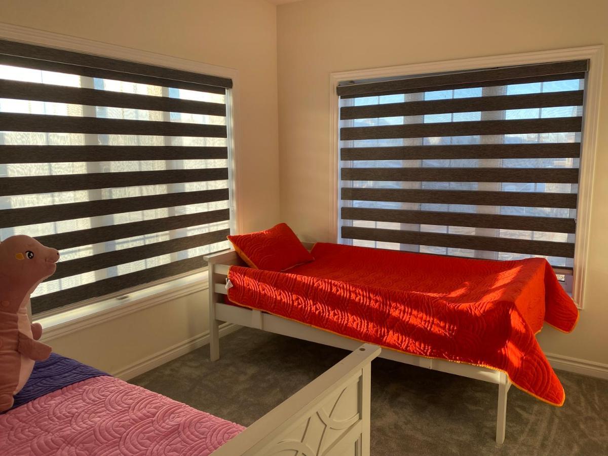 537 Veterans Dr Brampton On L7A 0C4 Villa Ngoại thất bức ảnh